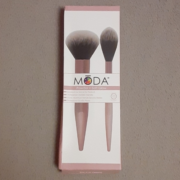 Moda 2pc Powder & Soft Glow Kit - Picture 2 of 10